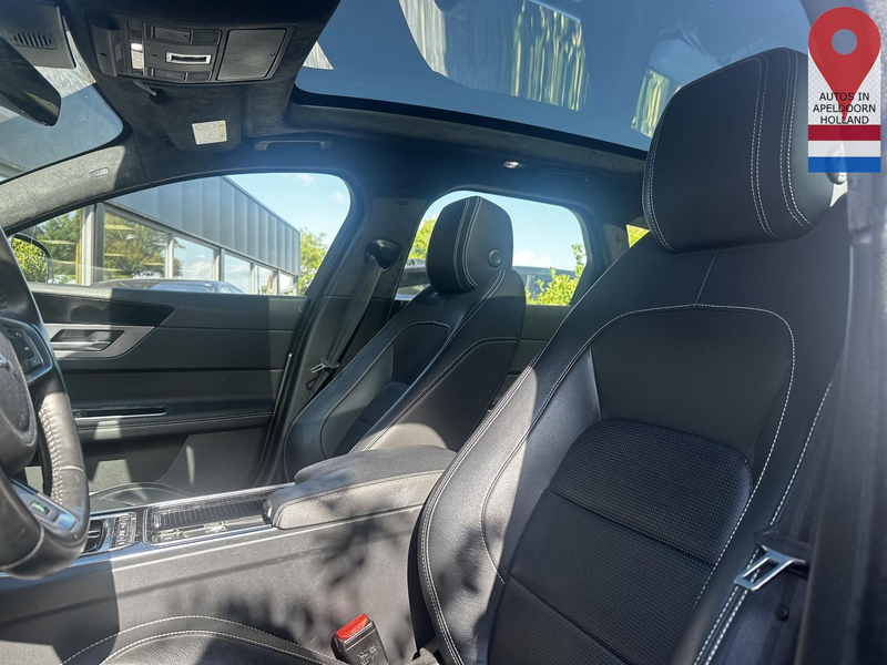 Jaguar XF Sportbrake 2.0d Chequered Flag R Sport panora — photo 13