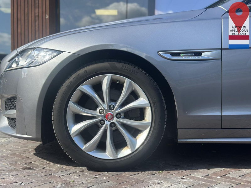 Jaguar XF Sportbrake 2.0d Chequered Flag R Sport panora — photo 4