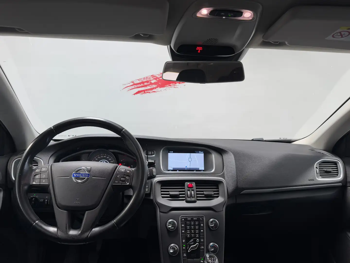 Volvo V40 1.6 D2 Momentum Noir - 2
