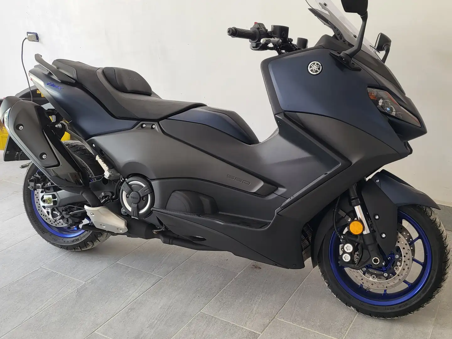 Yamaha TMAX 560 Niebieski - 1