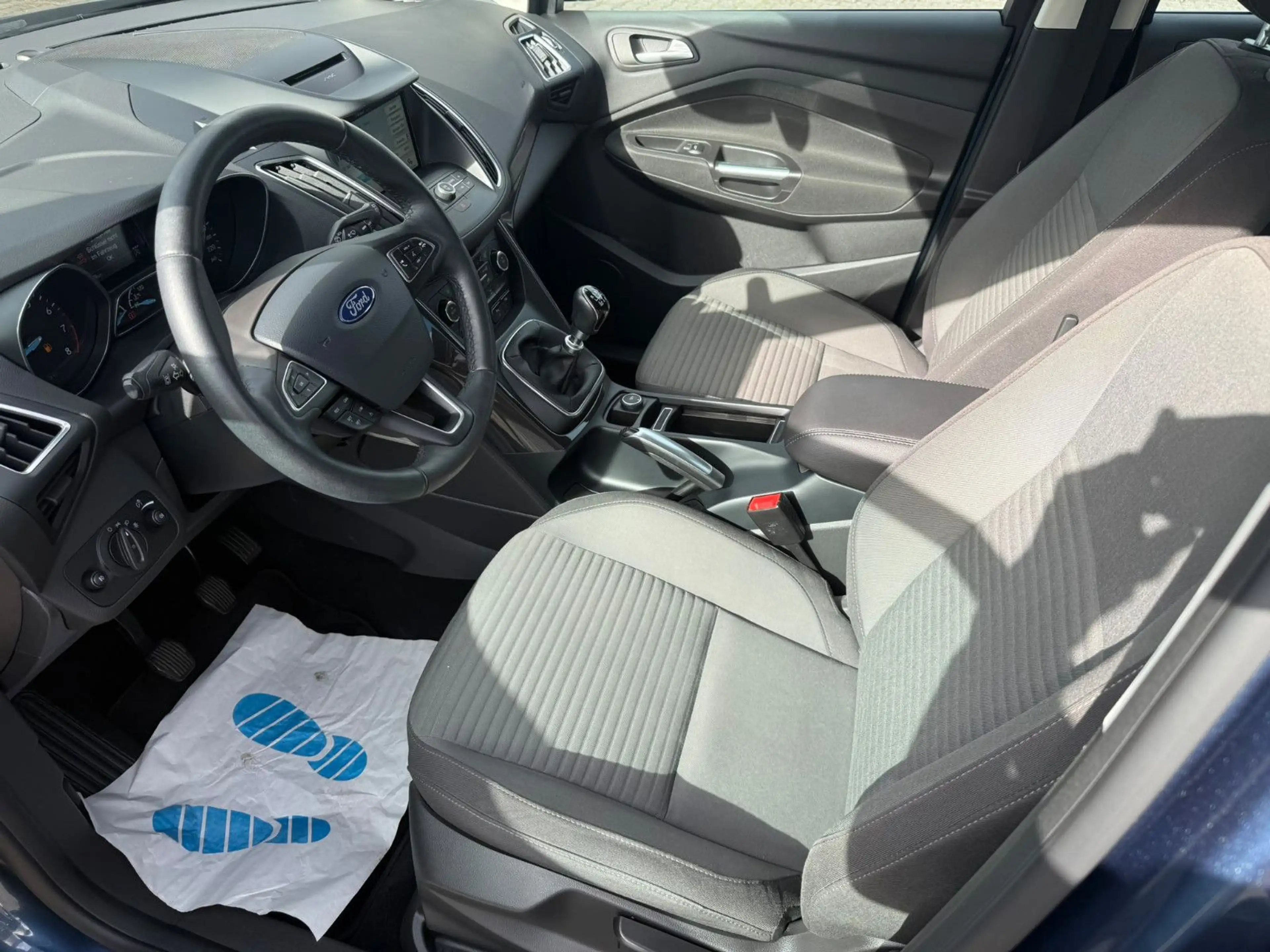Ford C-Max C-MAX Titanium — photo 10