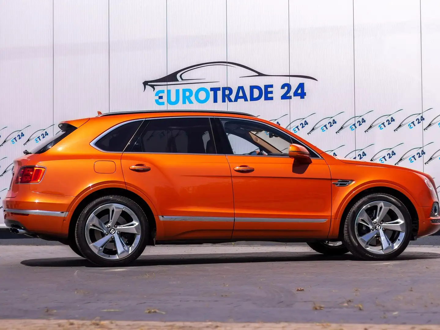 Bentley Bentayga V8 Erste Besitzer NETTO Export Preis SOFORT Оранжевий - 2