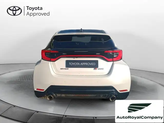 Toyota Yaris view 5