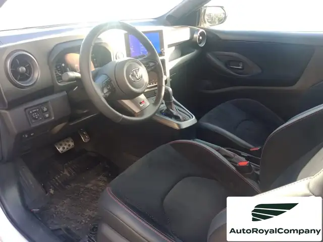 Toyota Yaris view 10