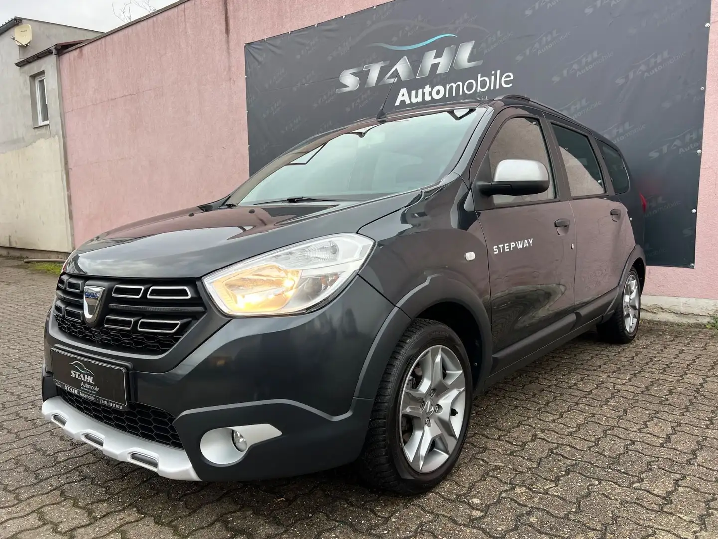 Dacia Lodgy Stepway Plus*1.Hand*7-Sitzer*AHK*Kamera* Gris - 1