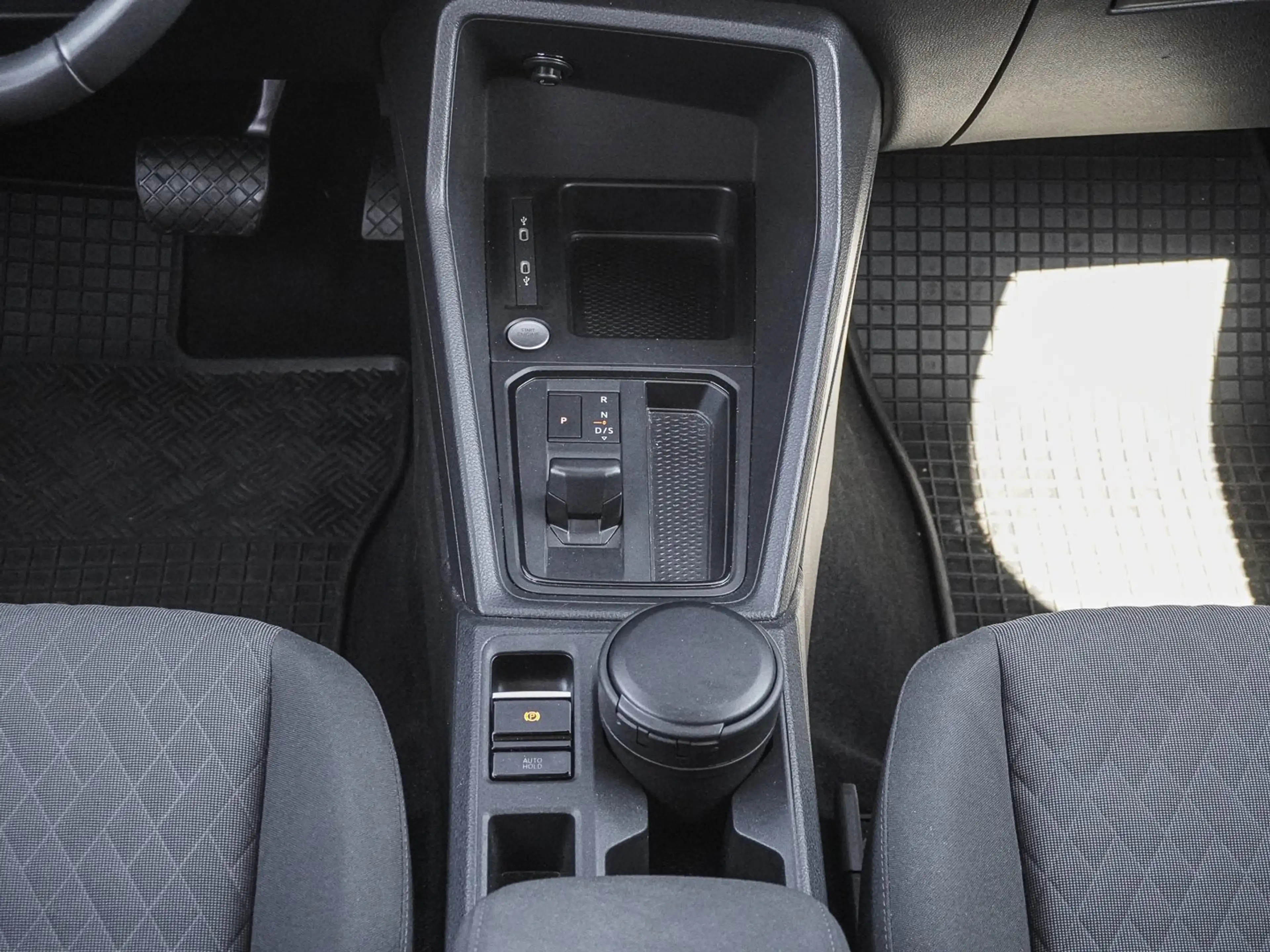Volkswagen Caddy 1.5 TSI eHybrid DSG Life NAVI ACC SHZ ALU — photo 13
