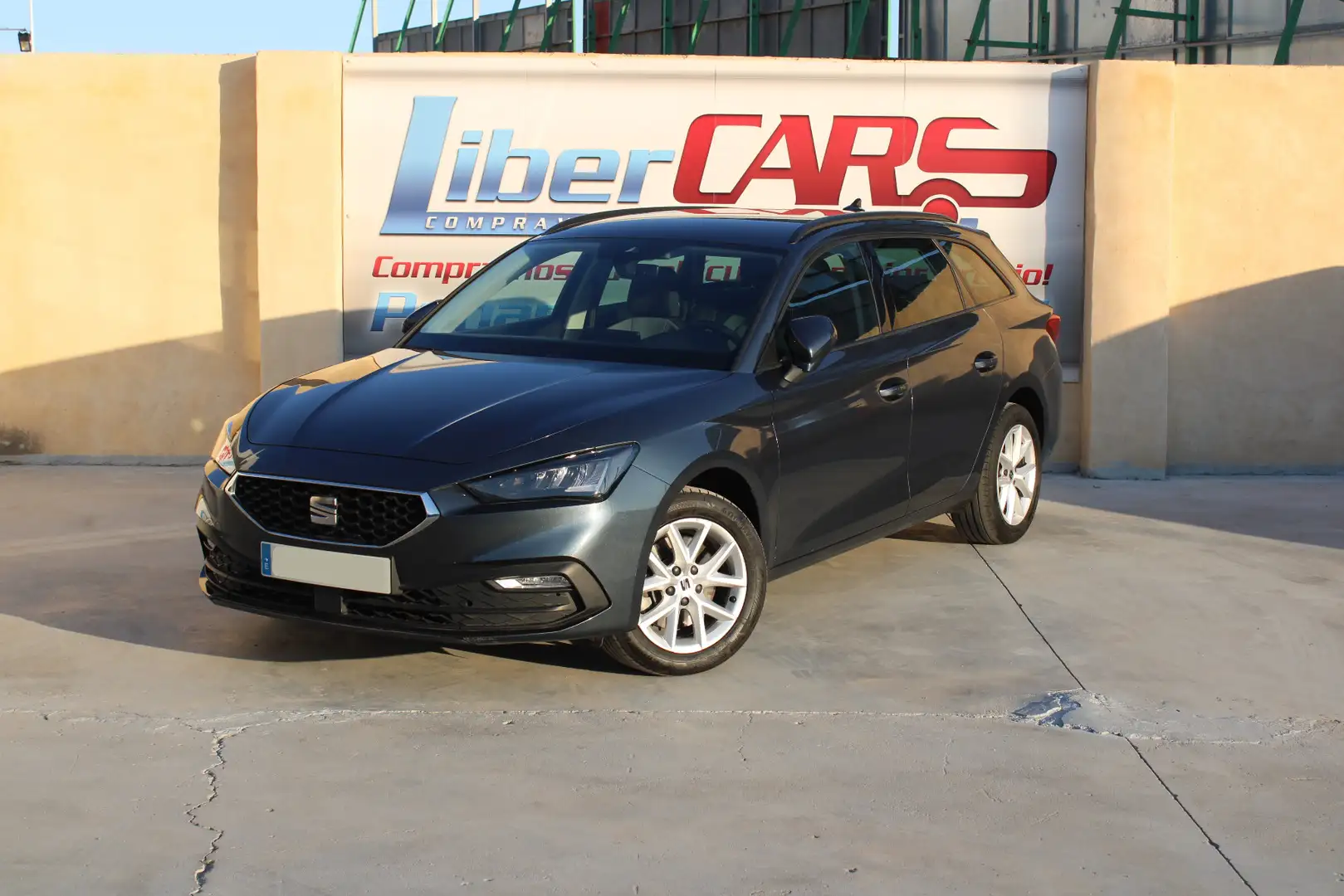 SEAT Leon Nuevo  SP 2.0 TDI 110kW DSG Style Go Gris - 1
