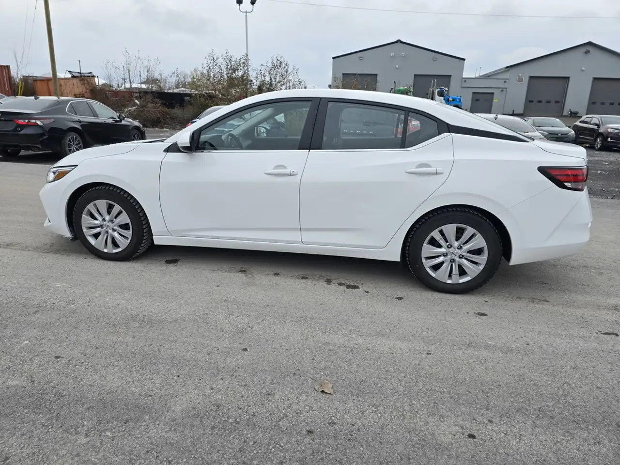 Nissan Sentra снимка Nissan Sentra