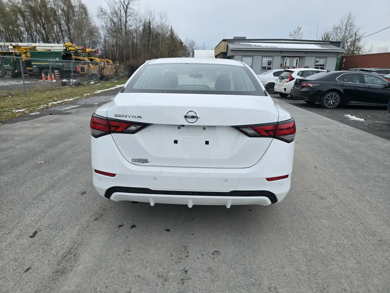 Nissan Sentra снимка Nissan Sentra