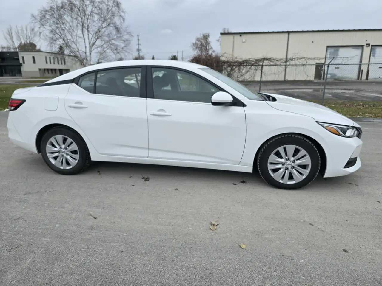 Nissan Sentra снимка Nissan Sentra