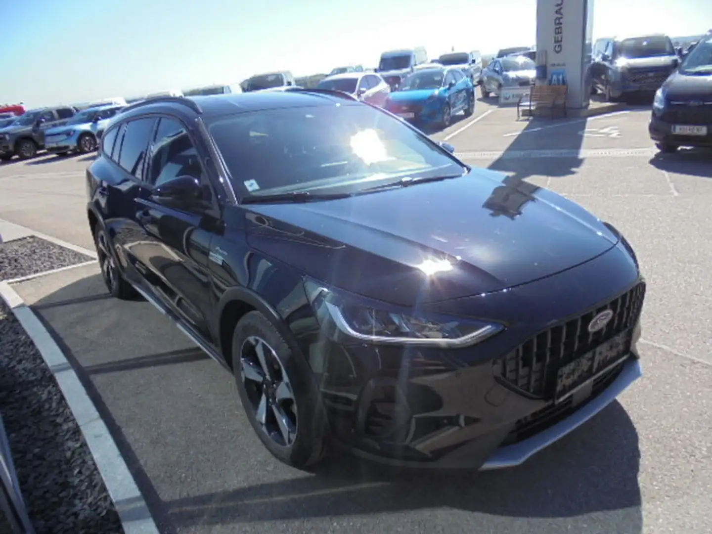 Ford Focus Active Traveller 125PS Benzin mHEV Schwarz - 2
