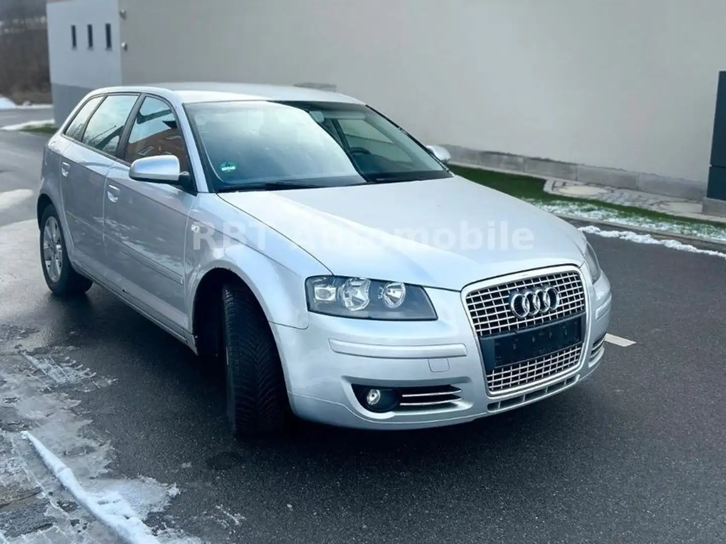 Audi A3 Sportback 1.6 Attraction*TÜV* Silber - 2