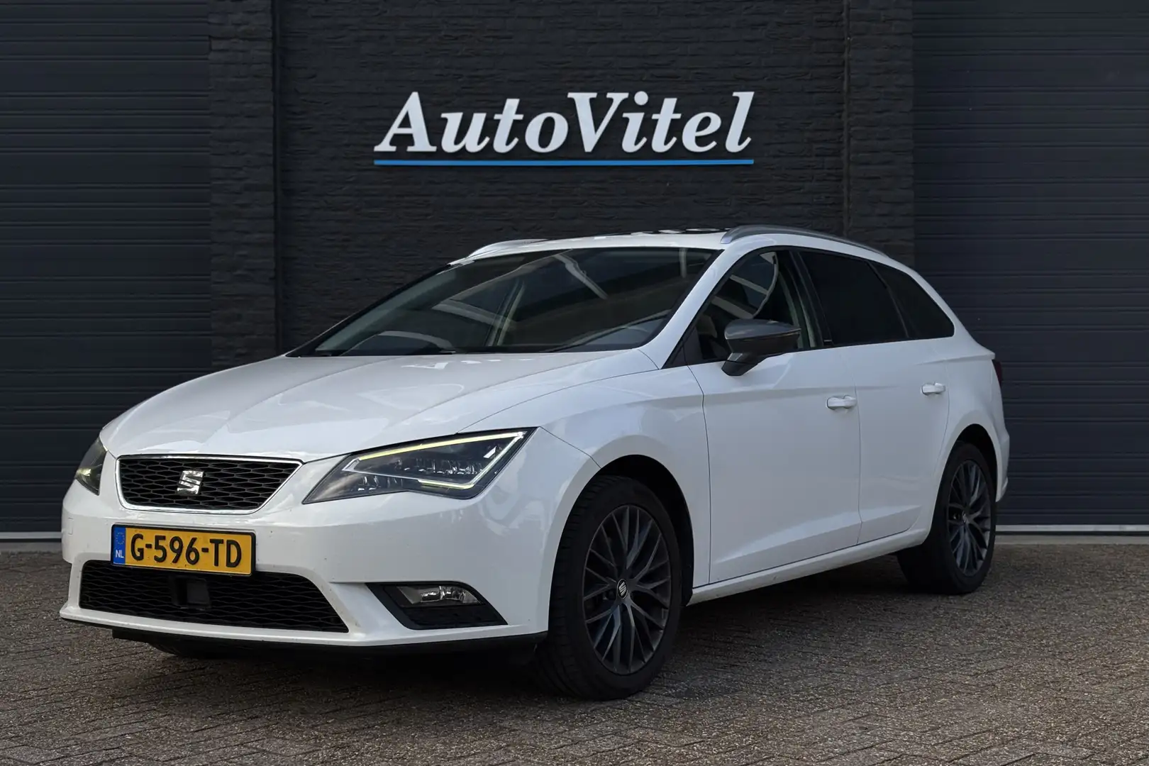 SEAT Leon ST 1.6 TDI DSG-7 Style Connect | Panodak | Sportst Білий - 1