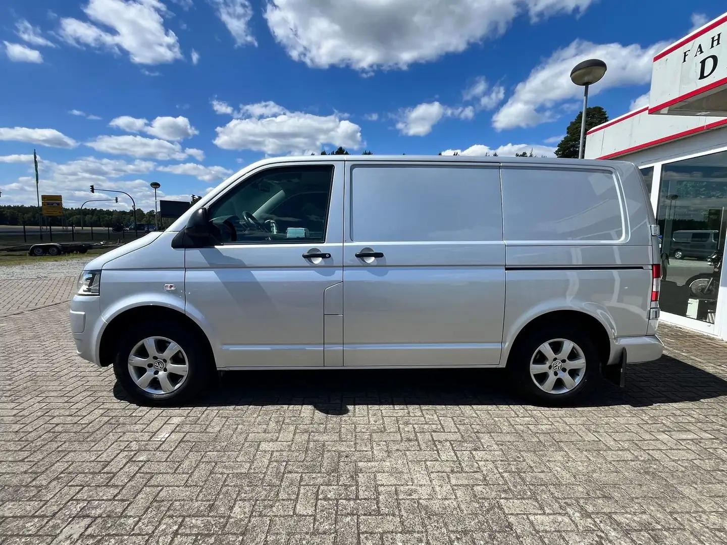 Volkswagen T5 2,0 TDI DSG/AHK/Xenon Silber - 2