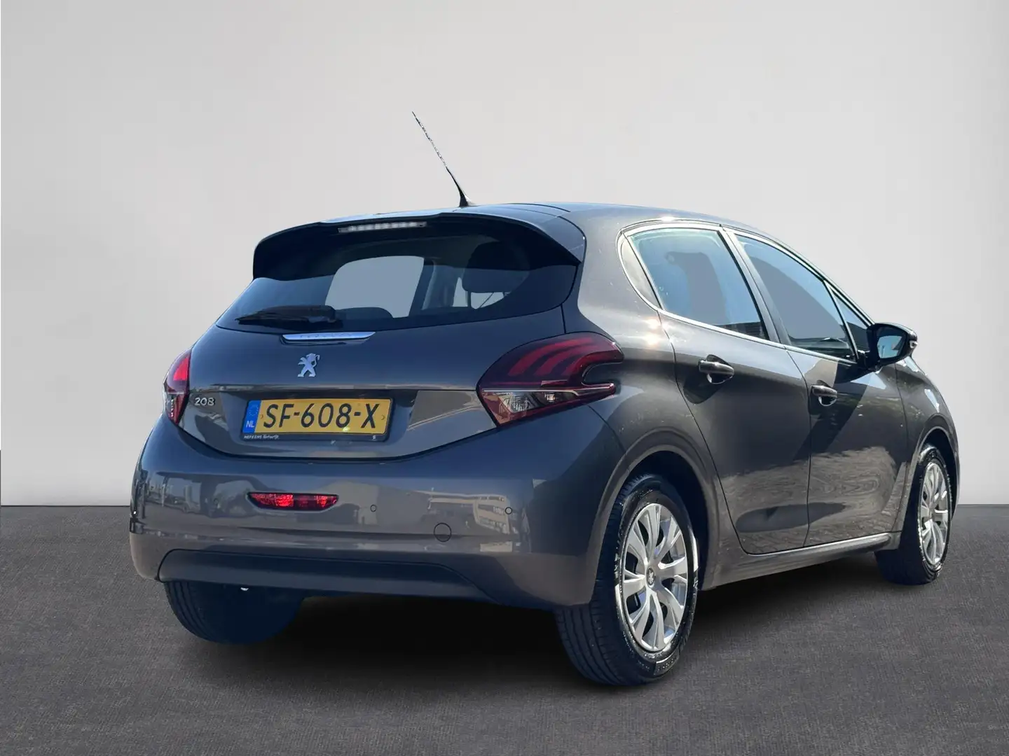Peugeot 208 1.2 PureTech Active Automaat | Airconditioning | L Gris - 2