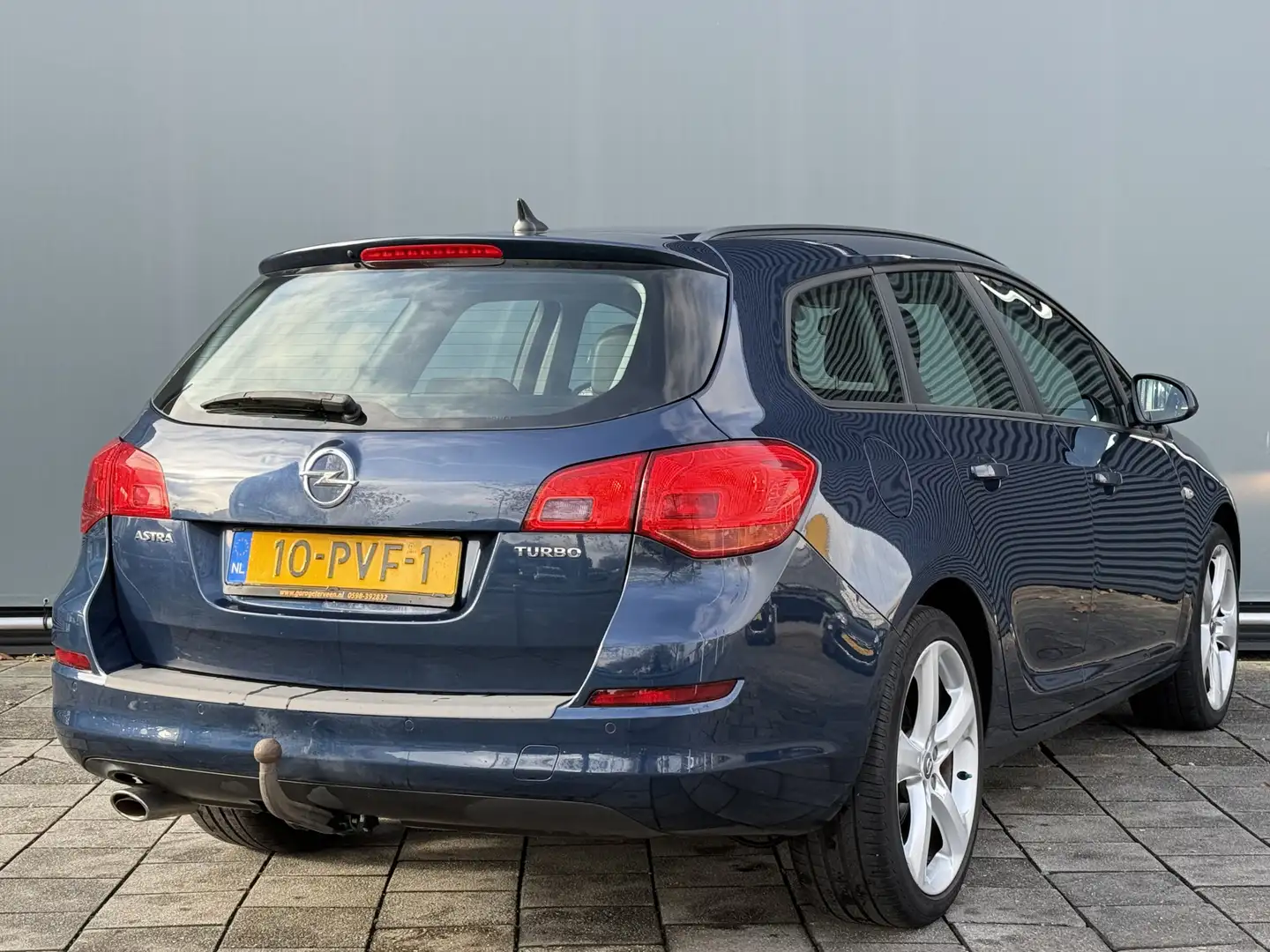 Opel Astra Sports Tourer BWJ 2011 | 1.4T 141PK Edition | TREK Bleu - 2