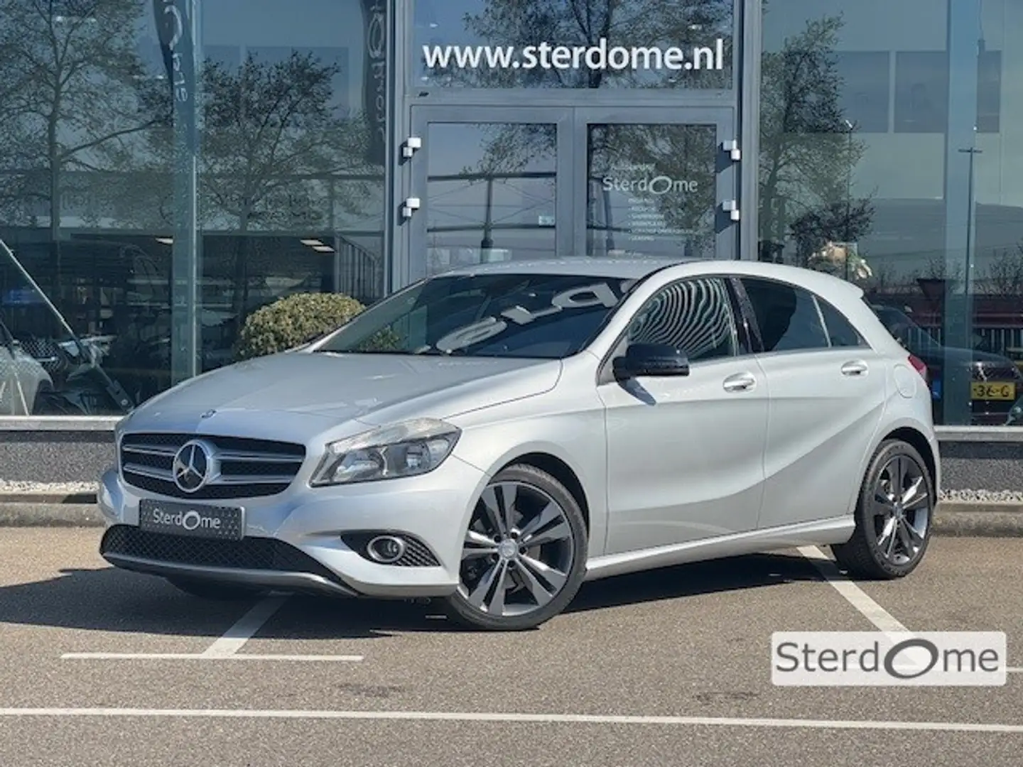 Mercedes-Benz A 180 Ambition l Airco l Camera l Navigatie l Stoelverwa Grau - 1