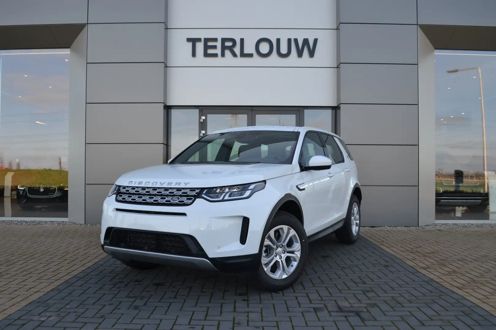 Land Rover Discovery Sport D150 2.0 | DAB, Meridian Audio, 18" Wit - 1