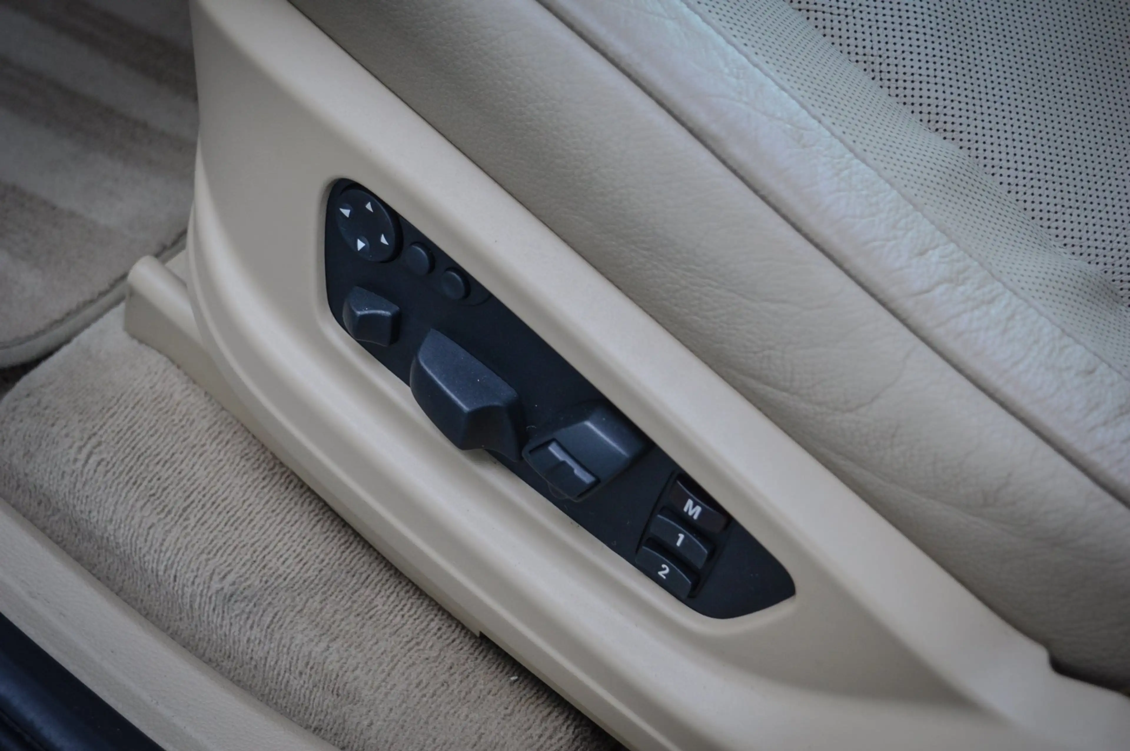 BMW X6 XDrive50i|SOFTCLOSE|CAMERA|MEMORY|PANO|XENON — photo 37