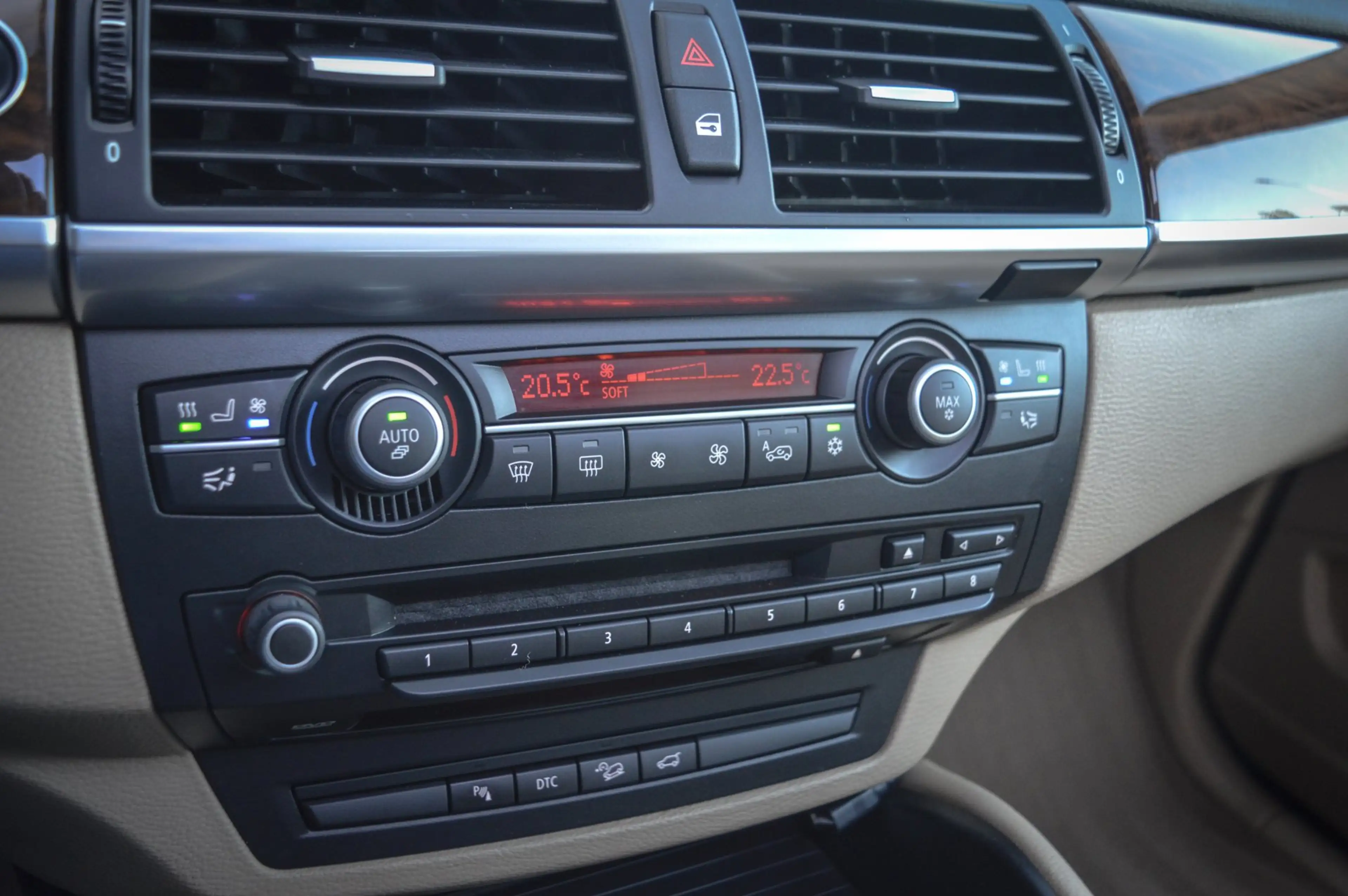 BMW X6 XDrive50i|SOFTCLOSE|CAMERA|MEMORY|PANO|XENON — photo 38