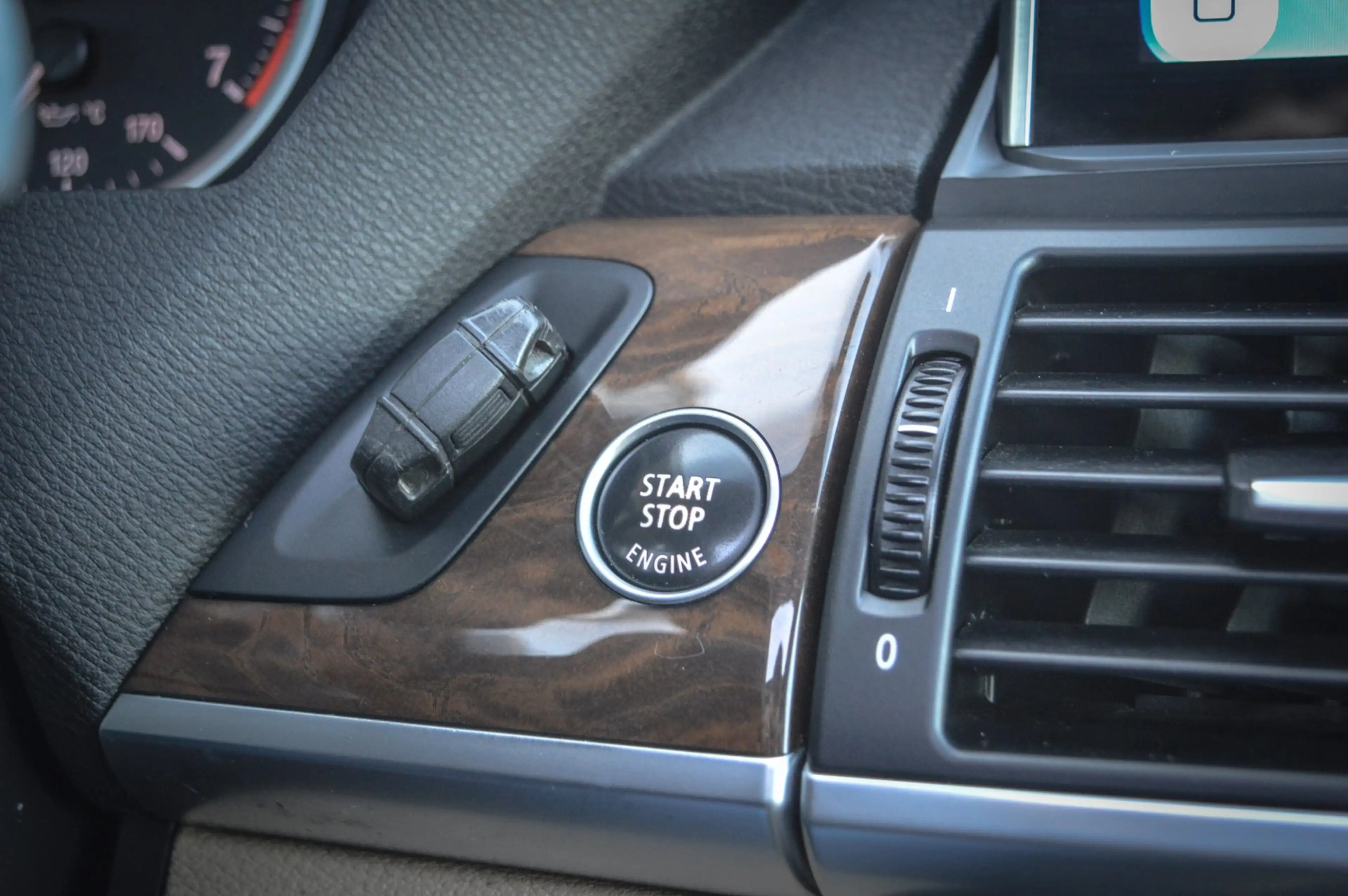 BMW X6 XDrive50i|SOFTCLOSE|CAMERA|MEMORY|PANO|XENON — photo 42