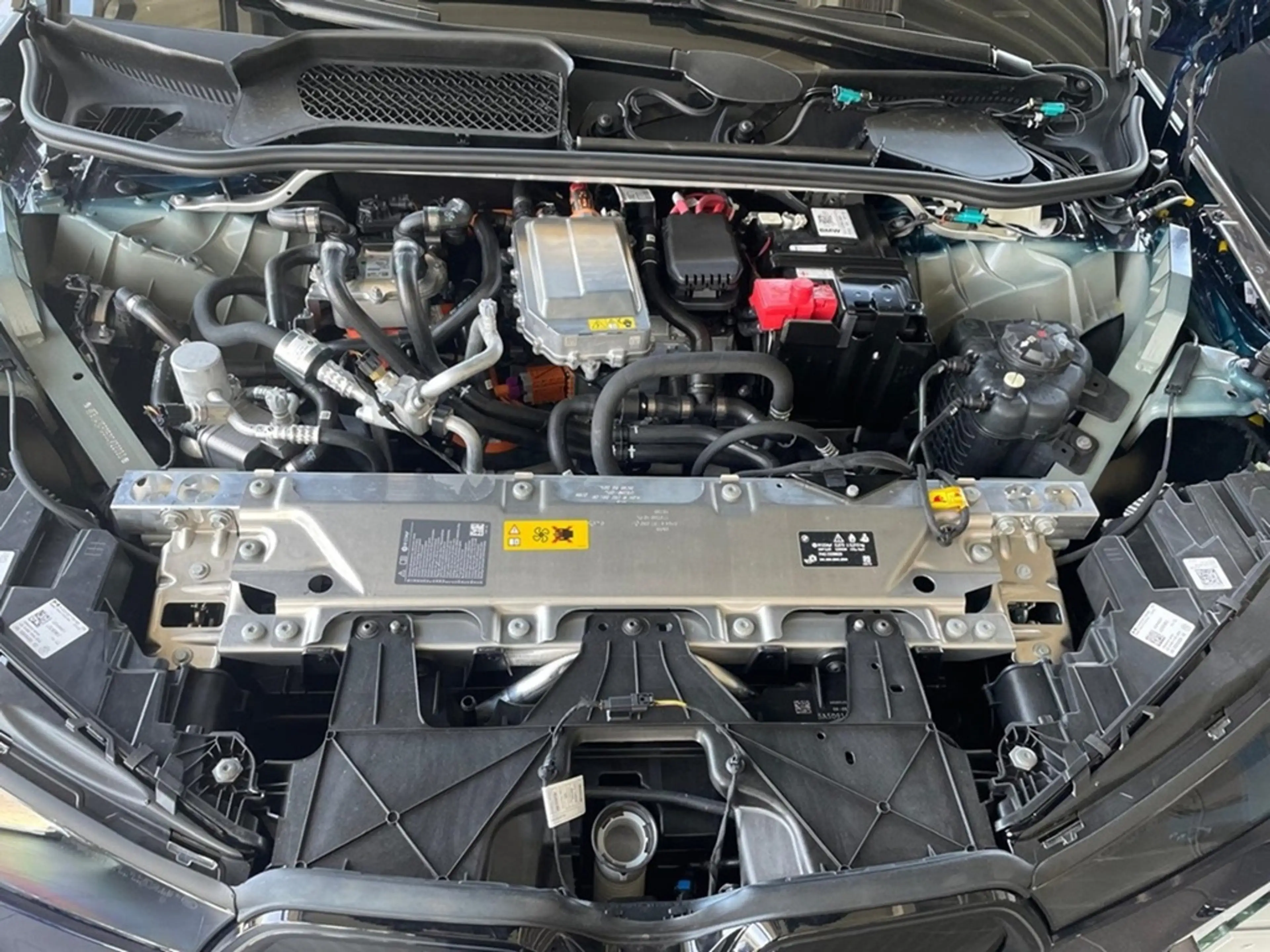 BMW iX xDrive45 M-Sport Pro Facelift — photo 5