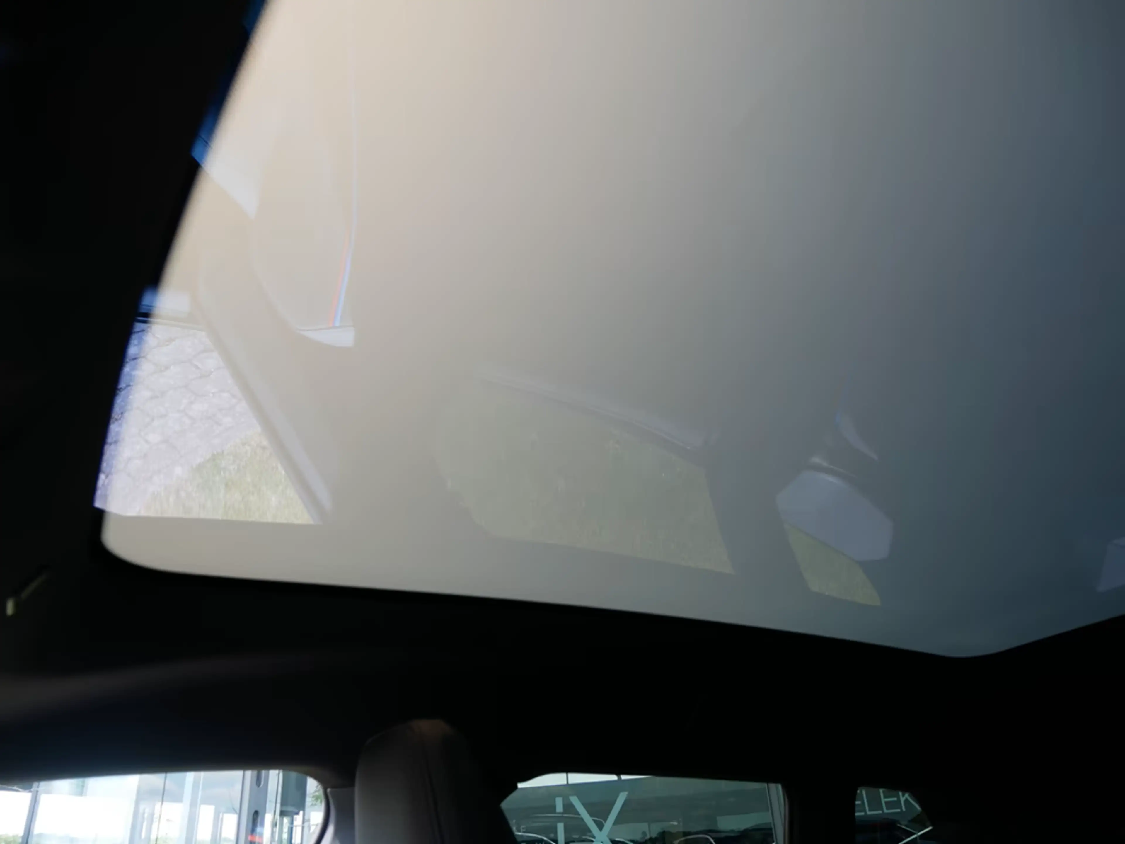 BMW iX xDrive45 M-Sport Pro Facelift — photo 8