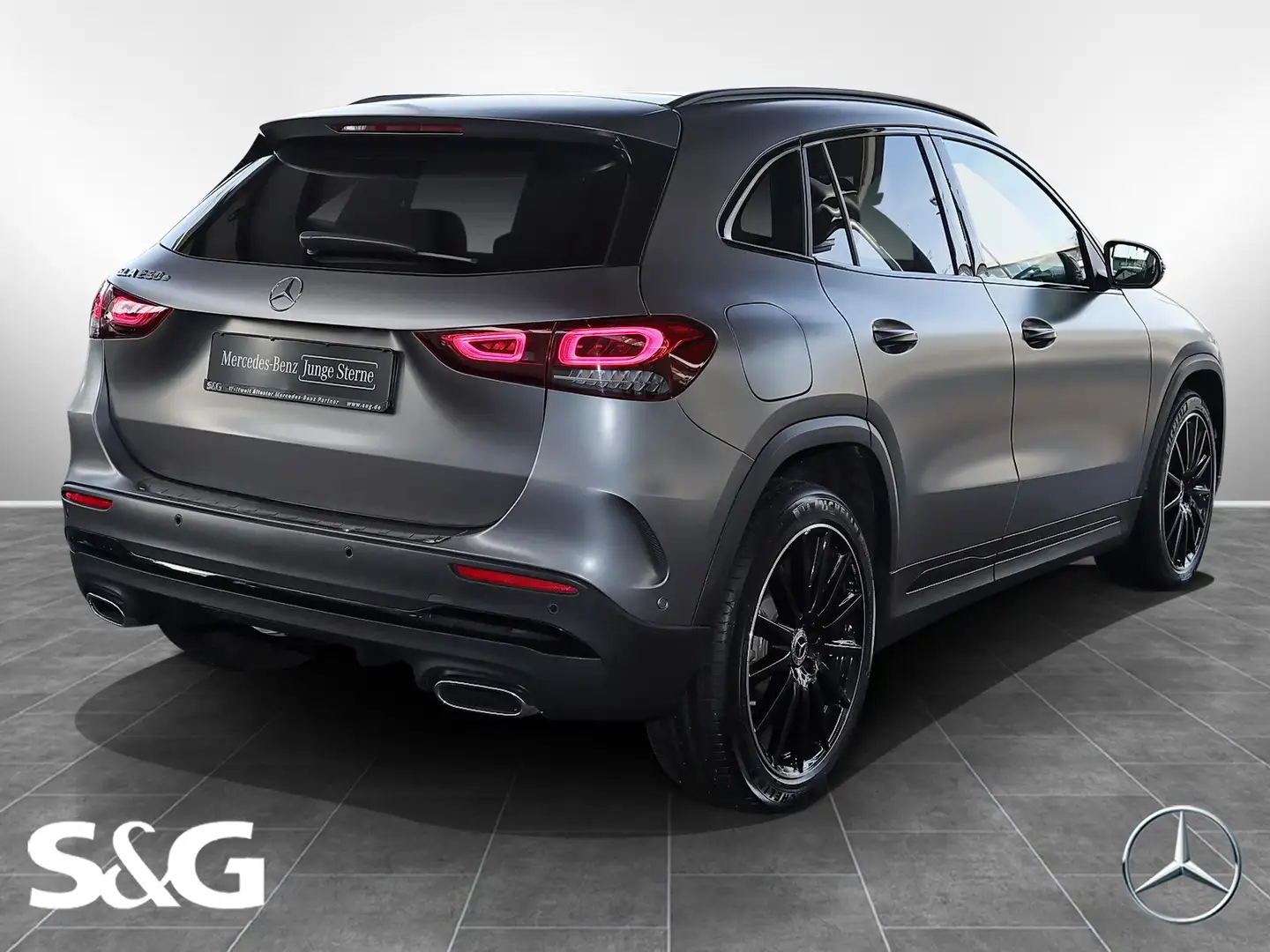 Mercedes-Benz GLA 250 e AHK+PANO+DISTRONIC+MEMORY+CARPLAY+20" Grigio - 2