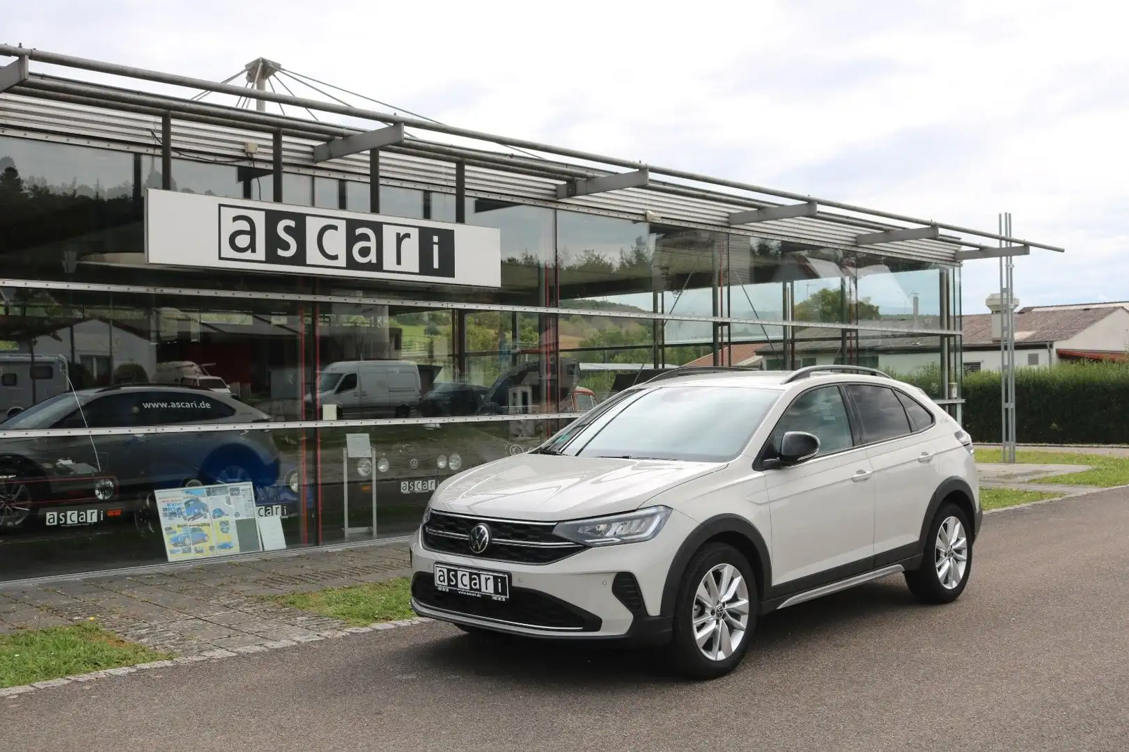 Volkswagen Taigo Goal Grau - 1