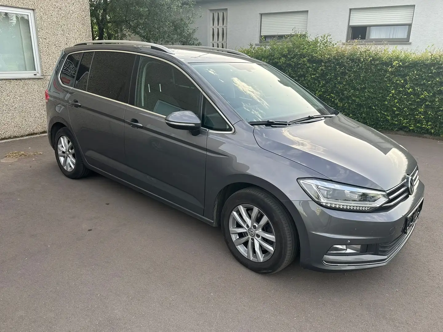 Volkswagen Touran 2.0 TDi SCR Highline Gris - 2