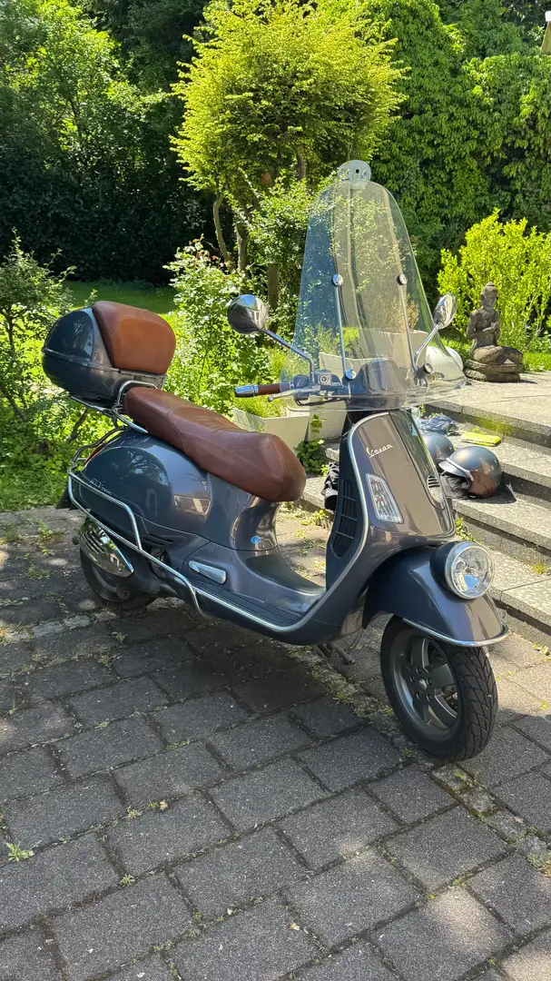 Vespa GTV 250 i.e. ABS siva - 1