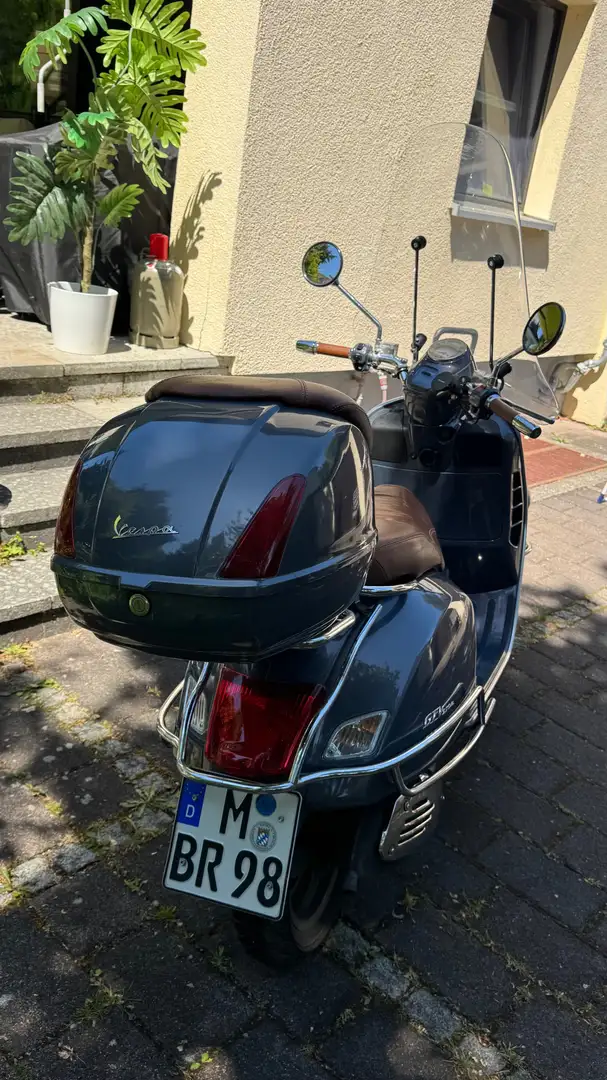 Vespa GTV 250 i.e. ABS siva - 2