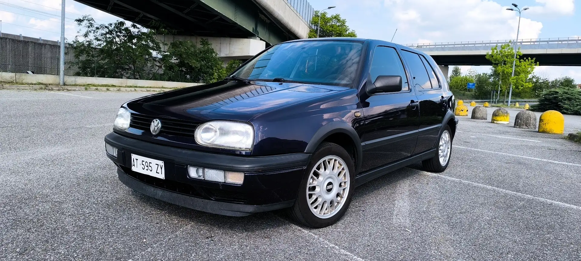 Volkswagen Golf 5p 1.6 GT Special c/2airbag,abs,AC - 1