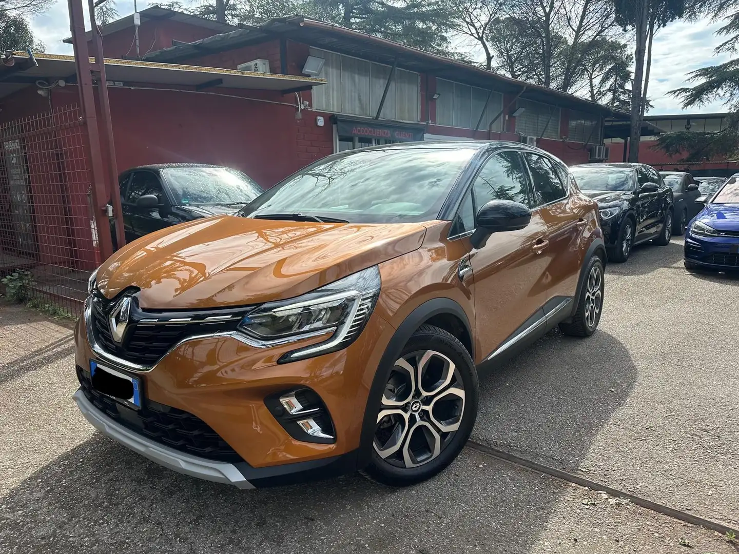 Renault Captur 1.6 E-Tech hybrid RS Line 145cv auto Bronze - 2