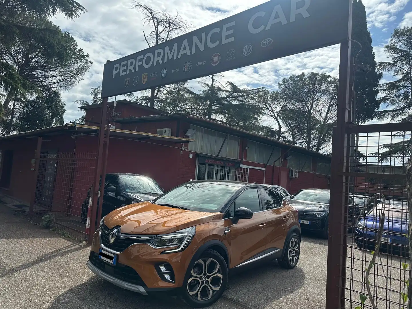 Renault Captur 1.6 E-Tech hybrid RS Line 145cv auto Bronze - 1