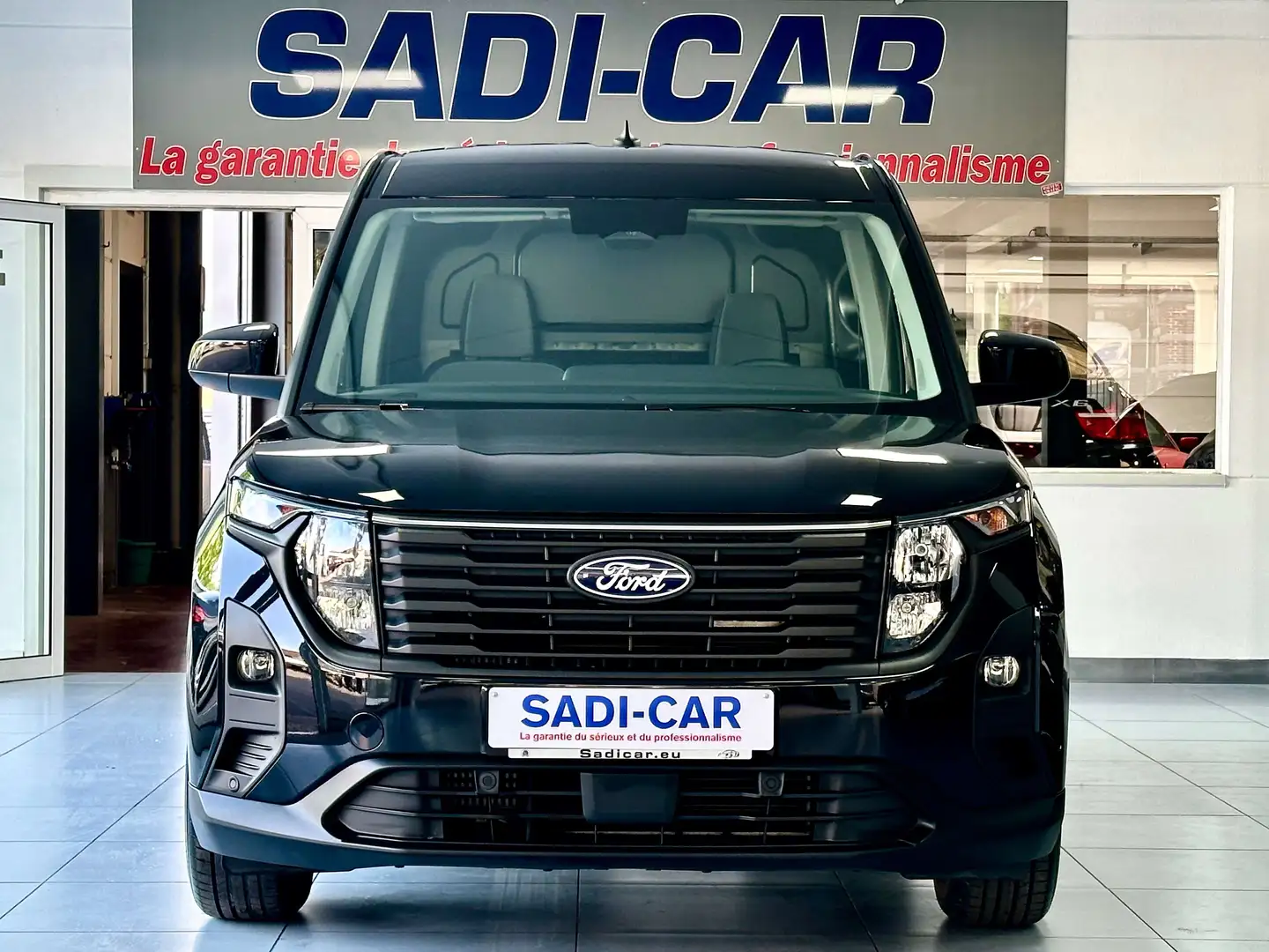 Ford Transit Courier LIMITED - 1.0 EcoBoost 125cv AUTO7 - UTILITAIRE Negro - 2