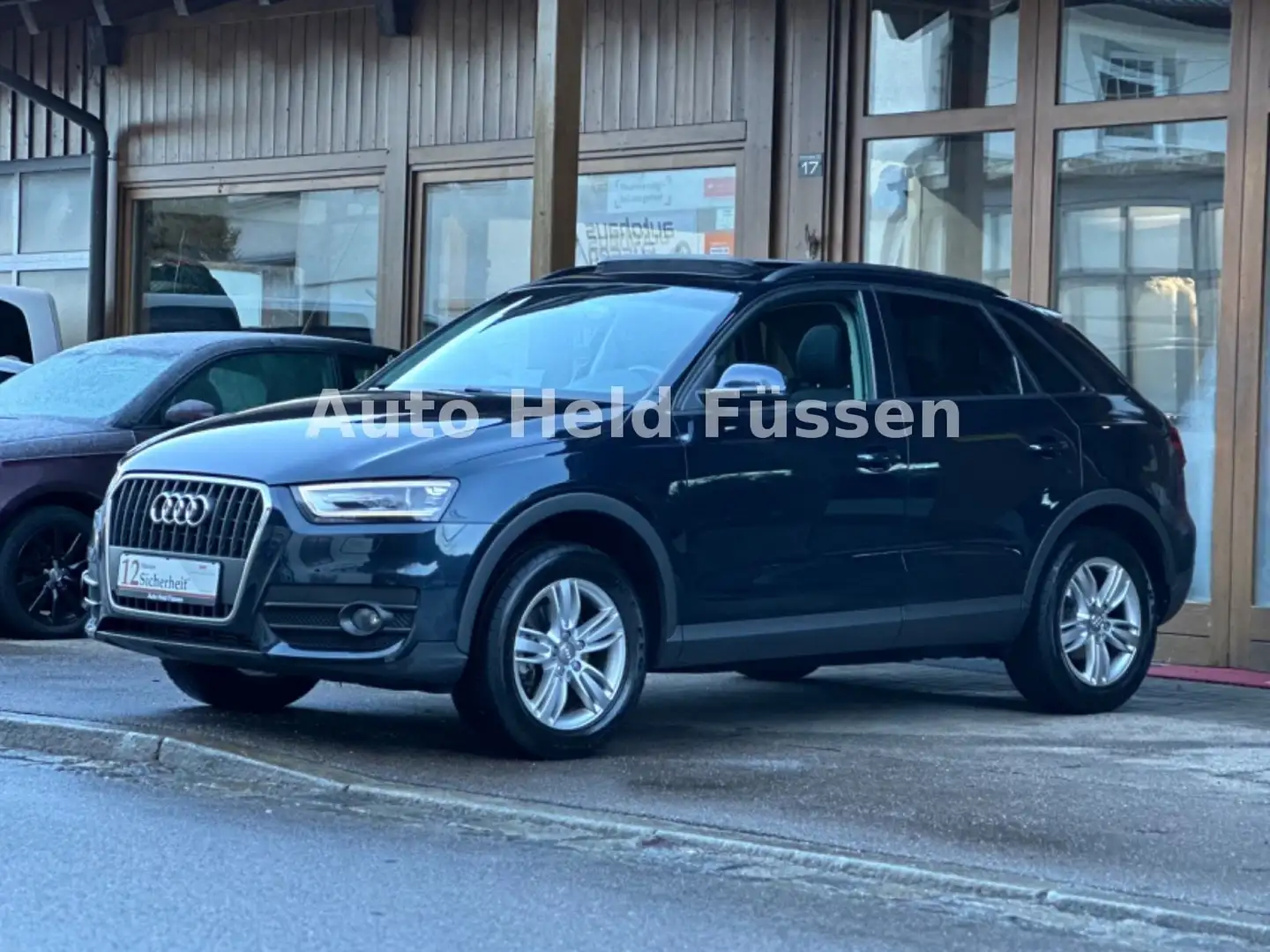 Audi Q3 2.0 TDI BiXenon Navi Pano Temp Shz Blau - 2