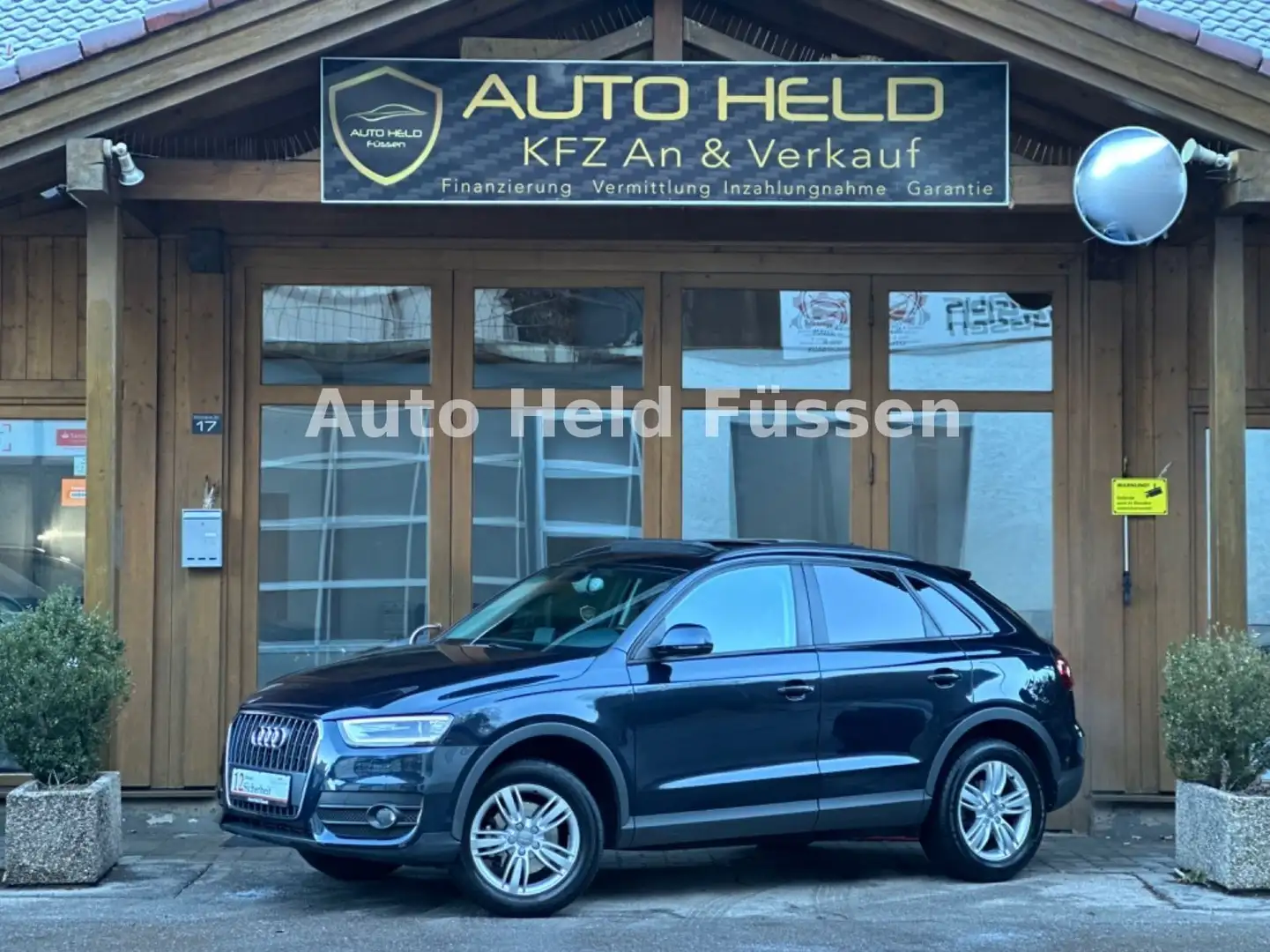 Audi Q3 2.0 TDI BiXenon Navi Pano Temp Shz Blau - 1