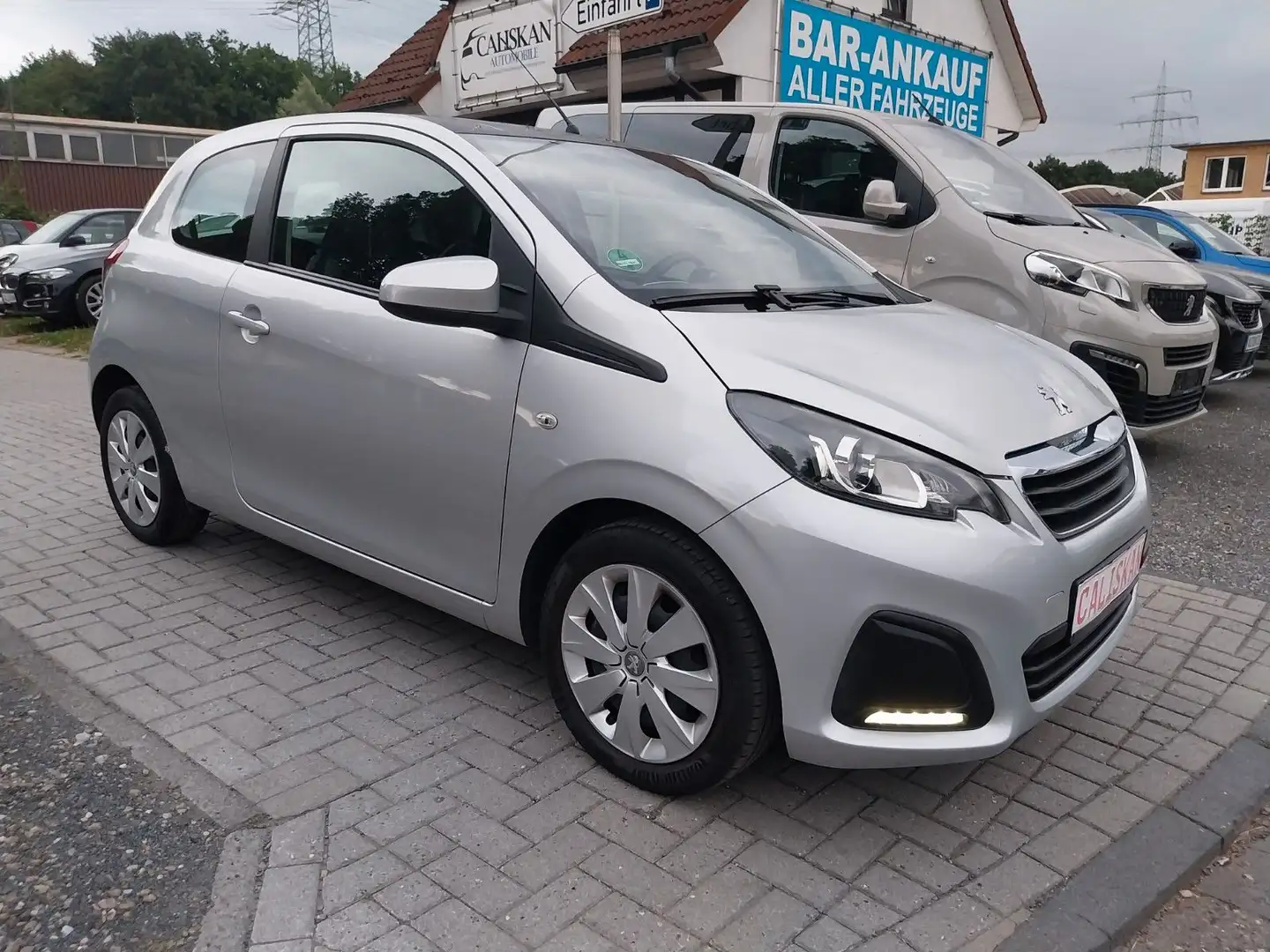 Peugeot 108 Active°Klima°El-Fenster°Bluetooth°Tempomat Stříbrná - 1