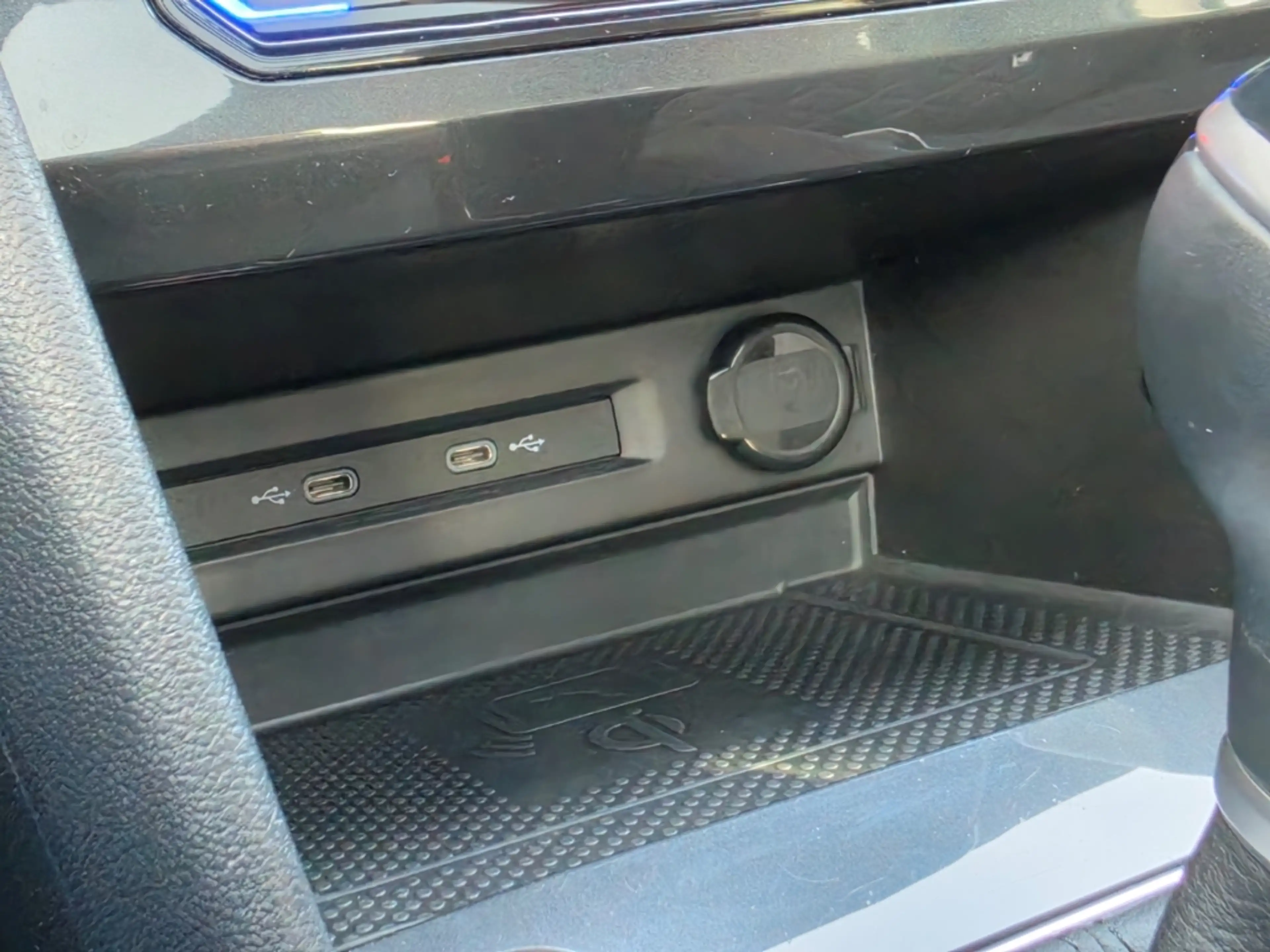 SEAT Tarraco 1.5 TSI ACT DSG FR Pano Kessy ACC Shz FullLink Alu — photo 13