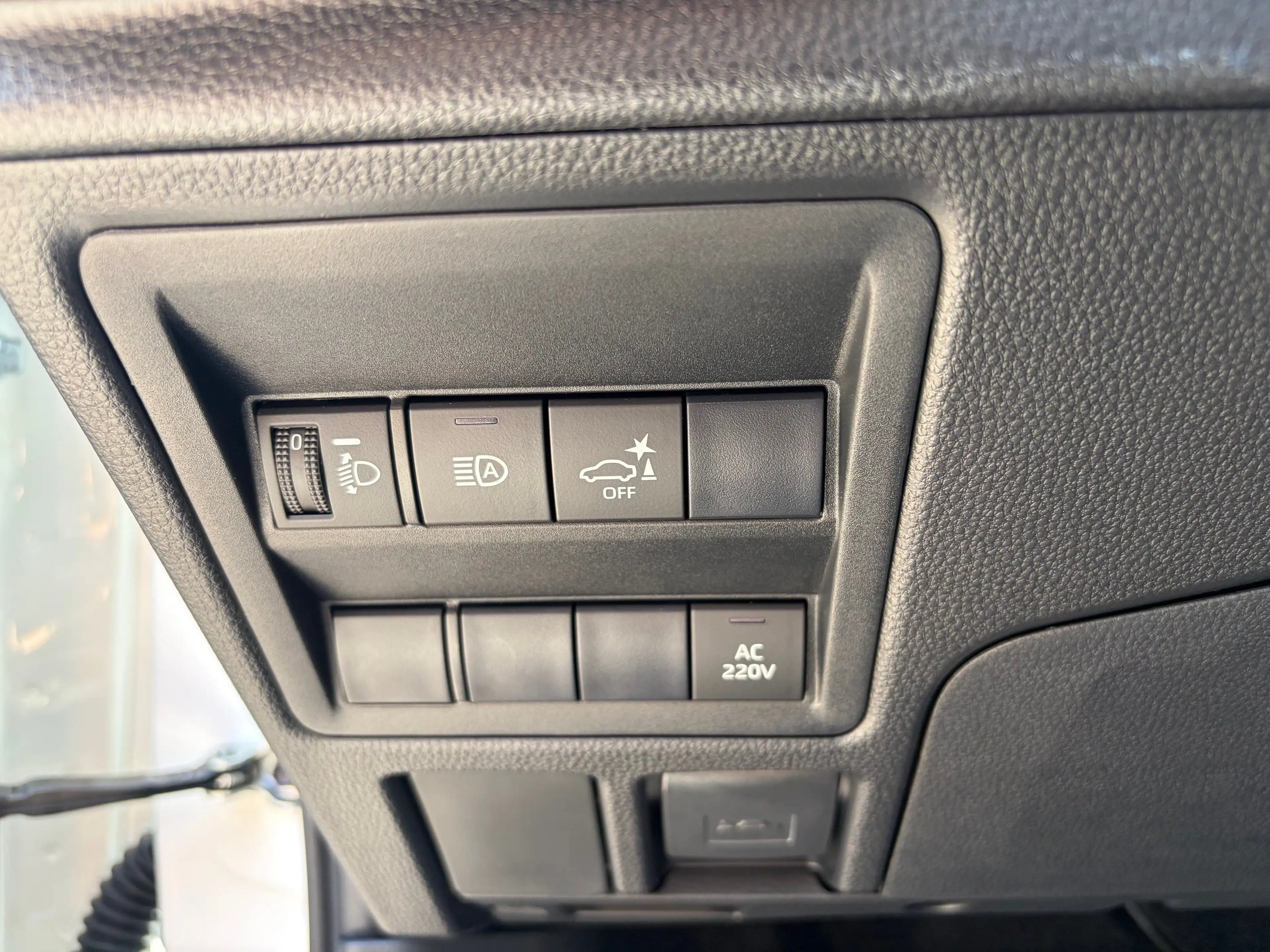 Toyota Hilux Double Cab Electric 144 kW 4x4 Duty Gewerbewochen — photo 13