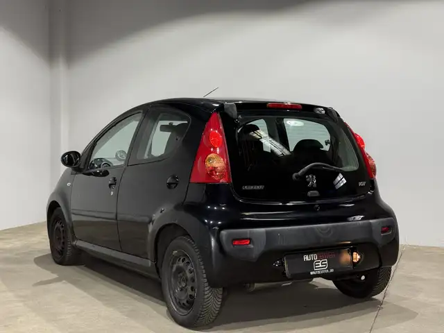 Peugeot 107 view 8