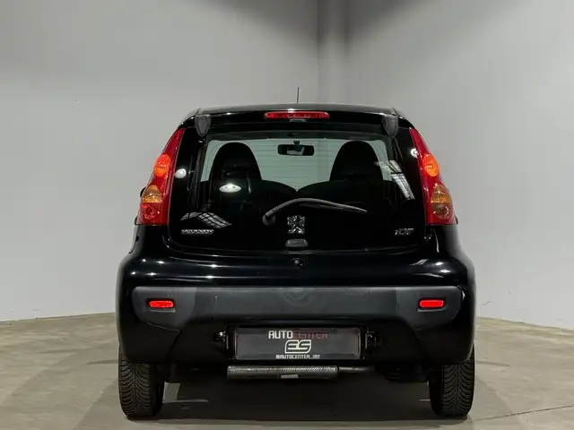 Peugeot 107 view 6