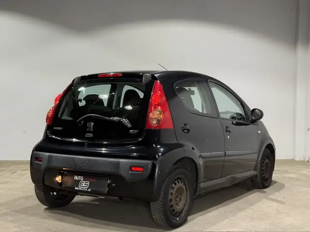 Peugeot 107 view 5