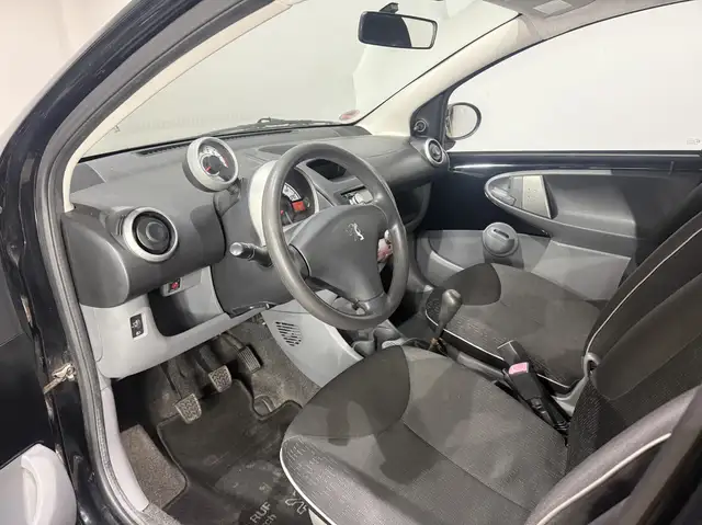 Peugeot 107 view 13