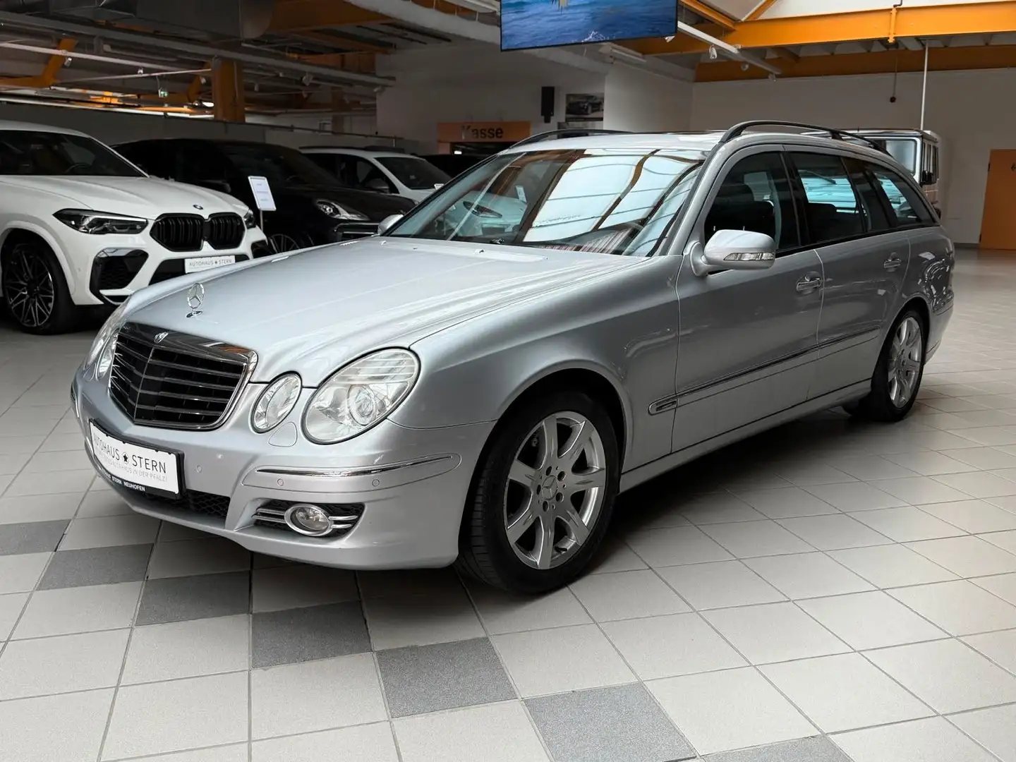 Mercedes-Benz E 350 Kombi|Keyless|Distronic|PDC|AHK/Harman Kar Argento - 2