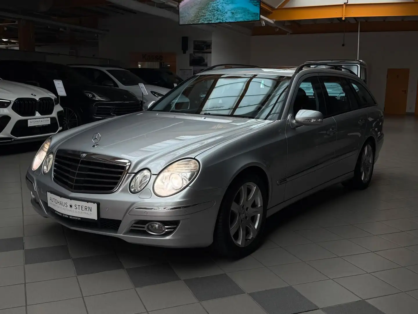 Mercedes-Benz E 350 Kombi|Keyless|Distronic|PDC|AHK/Harman Kar Argento - 1