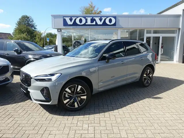 Volvo XC60 Plus T6 AWD Plug in Hybrid/Pano/H&K/HUD/360