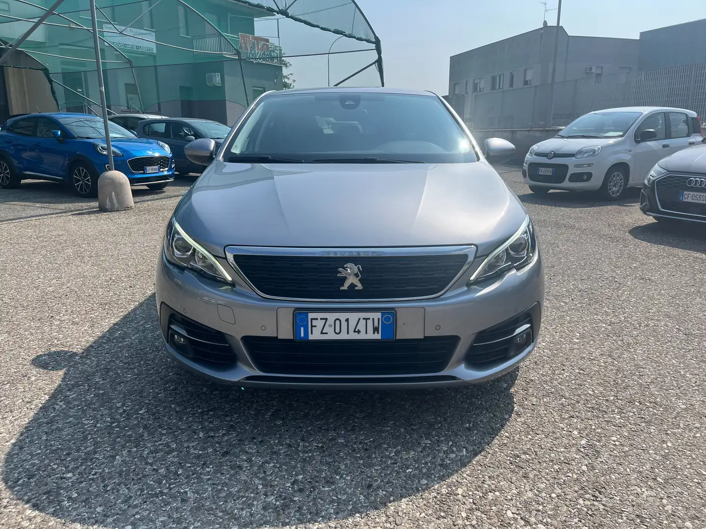 Peugeot 308 SW 1.5 bluehdi Business EAT8 S&S Grau - 2
