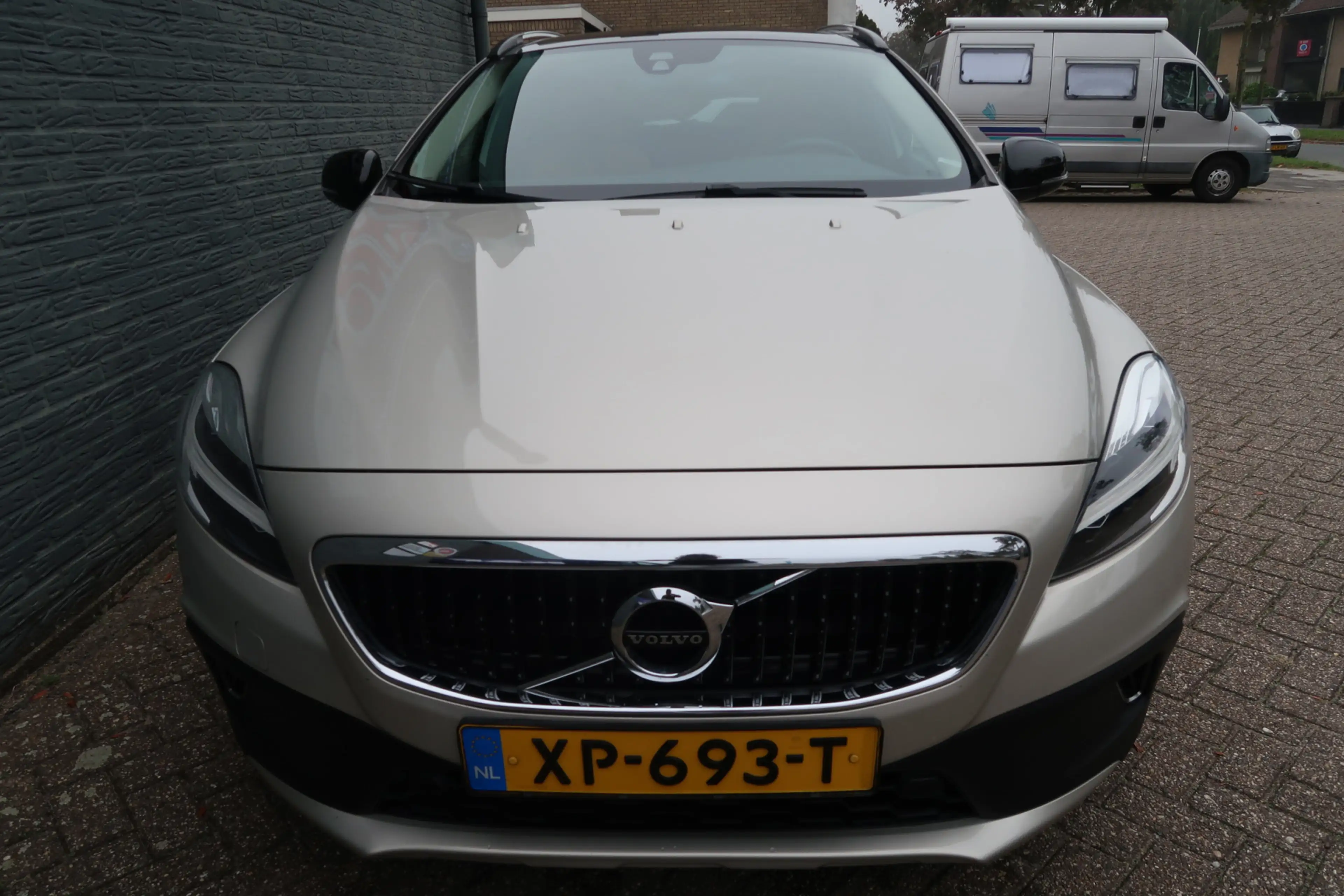 Volvo V40 Cross Country 1.5 T3 Polar+ Luxury Bij ons bedrijf in onderhoud — photo 3